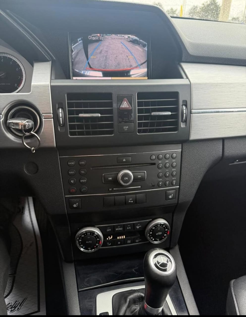2010 Mercedes-Benz GLK350 front view